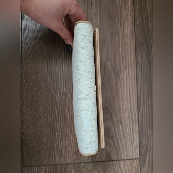 Calvin Klein wallet - Picture 2 of 14